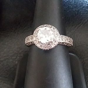 White 18KGP ring 1/4 middle stone